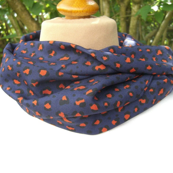 Loop summer scarf Ecovero viscose, Mind the Maker, leopard pattern, double-layered, animal print, dark purple, red