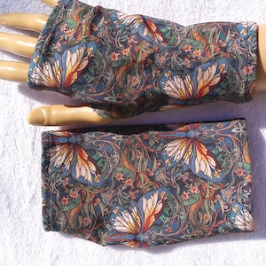 Morris, butterfly, Oekotex jersey, neurodermatitis, eczema, lightweight cuffs, thumb hole, fingerless gloves, summer cuffs, blue