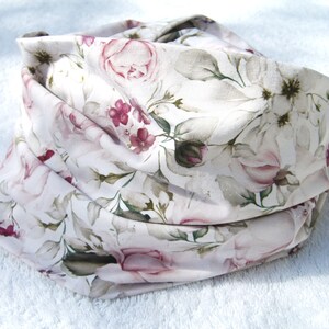 Shabby chic, Rosalie, Rosen, Aquarell, romantisch, Loop, Schal, Jersey, Blumen, floral, Rosenblüten und Blätter Bild 8