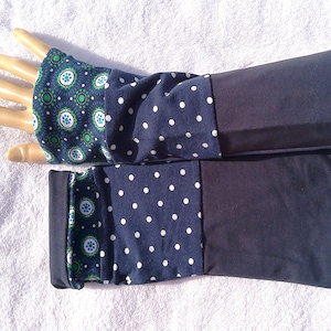 Dots, ornaments, OekoTex jersey, wrist warmers, cuffs, patchwork, lined, blue, green, arm warmers, fingerless gloves