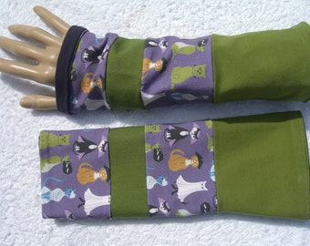 Pulse warmers, cuffs, patchwork, Halloween, cats, cats, costumed cats, double-layered, purple, green