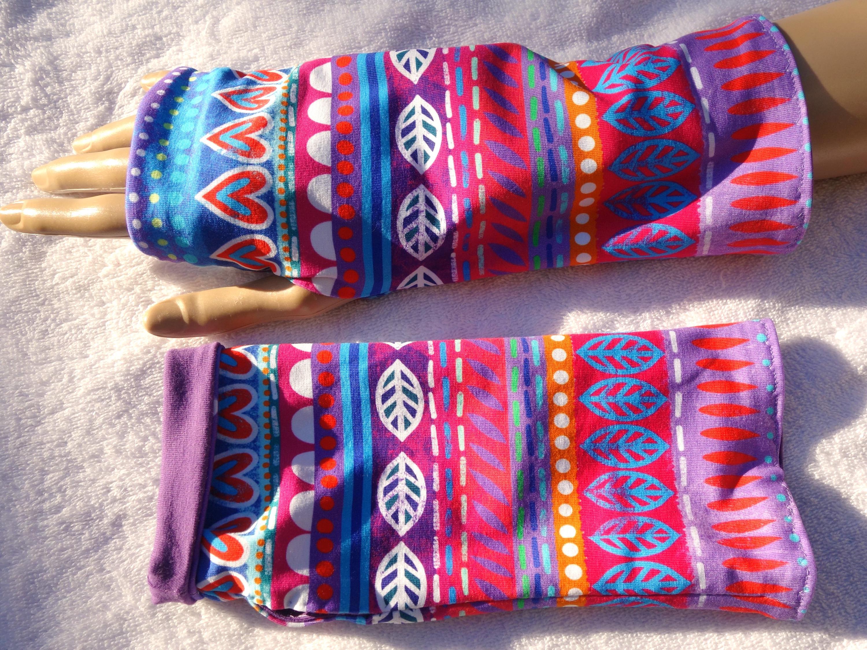 Bine Brändle Daumenloch Stulpen Pulswärmer rot gelb grün blau lila