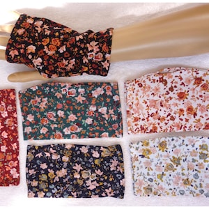 Flowers, Oekotex jersey, neurodermatitis, eczema, light cuffs, thumb hole, fingerless gloves, summer cuffs, red, blue, white, black