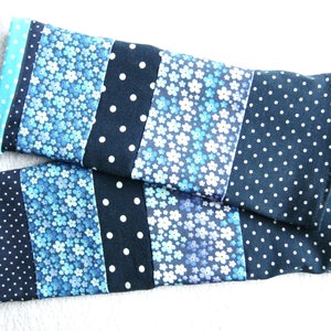 Vergissmeinnicht Armstulpen, Bio-Jersey, OekoTex, Pulswärmer, forget me not, Veilchen, blau, weiß, Punkte, Dots, Tupfen