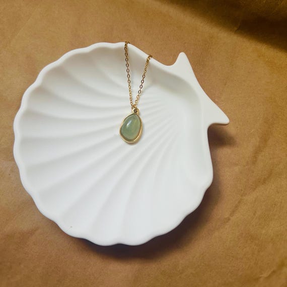 Jade Oval Gem Necklace