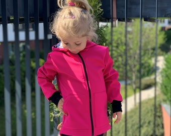 Kurtka typu softshell, kurtka outdoorowa, wiatroszczelna, wodoodporna, z kapturem i kieszeniami