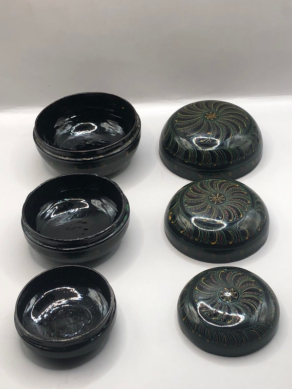 Set of Three Vintage Round Nesting Boxes.  Trinke… - image 6