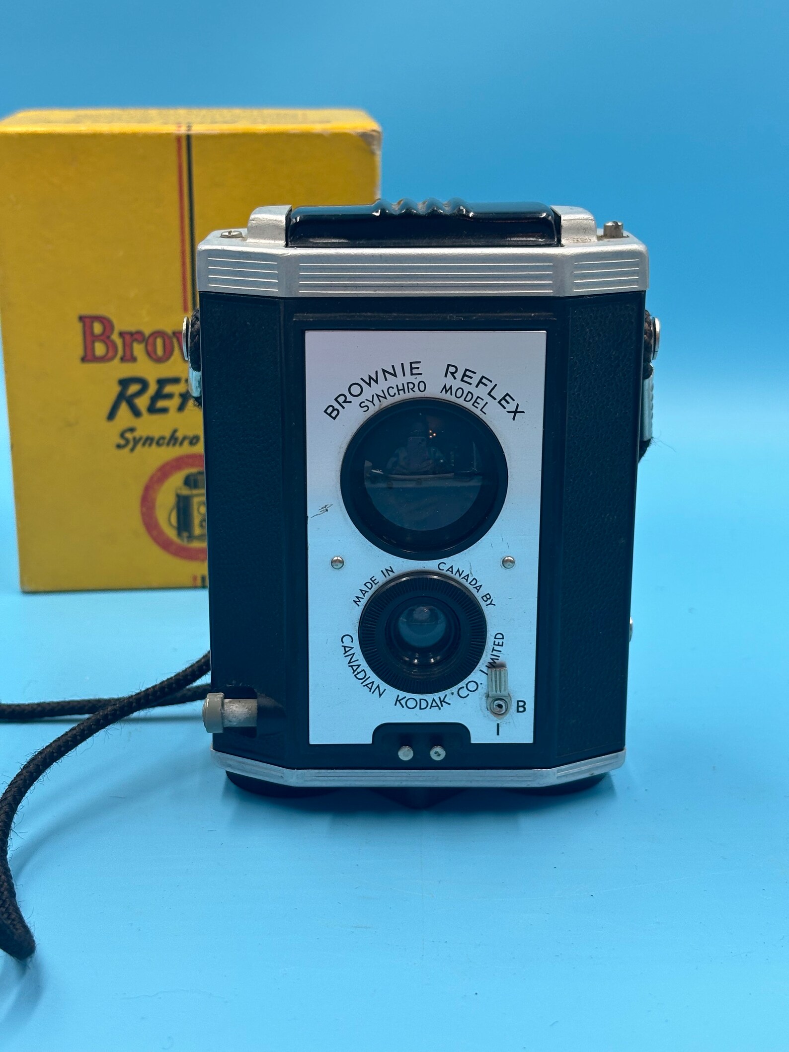 1950s MCM Brownie Reflex Synchro Model Camera. Uses Kodak 127