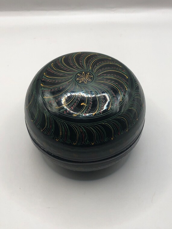 Set of Three Vintage Round Nesting Boxes.  Trinke… - image 3