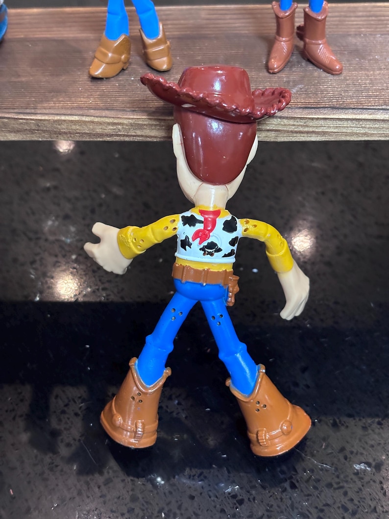 Vintage Woody Spielzeug Bundle (4er Set) Toy Story Sheriff Figuren Mix - Biegsam & posierbar - Disney Pixar Sammler Lot Bild 3