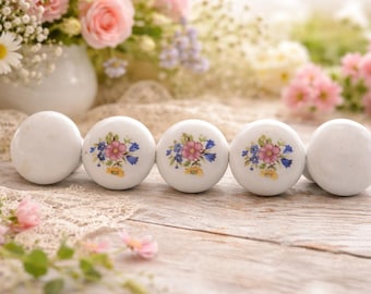 5er Set Knäufe aus Porzellan. 3 Mit Blumenstrauß. Griffe ziehen.