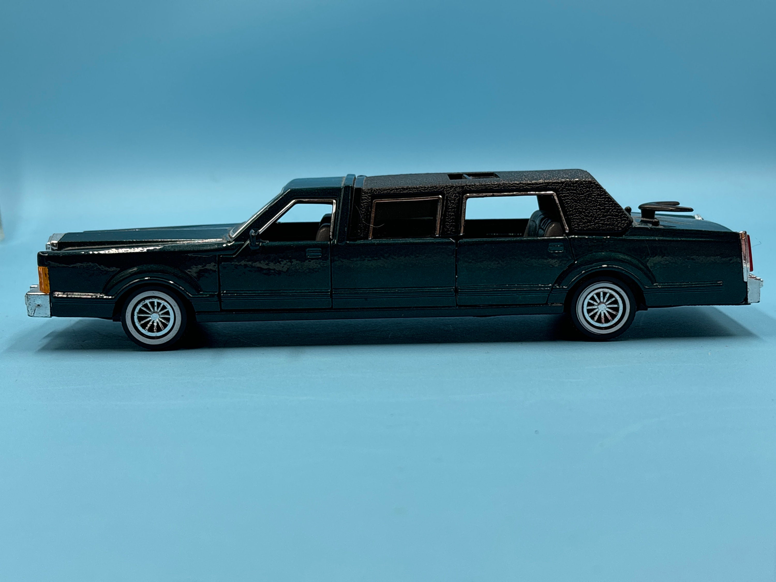 1/43 GIM製 1997 Lincoln TownCar Limousine GLM 1/43 Lincoln Town Car 1997 Black GLM43102801 | eBay