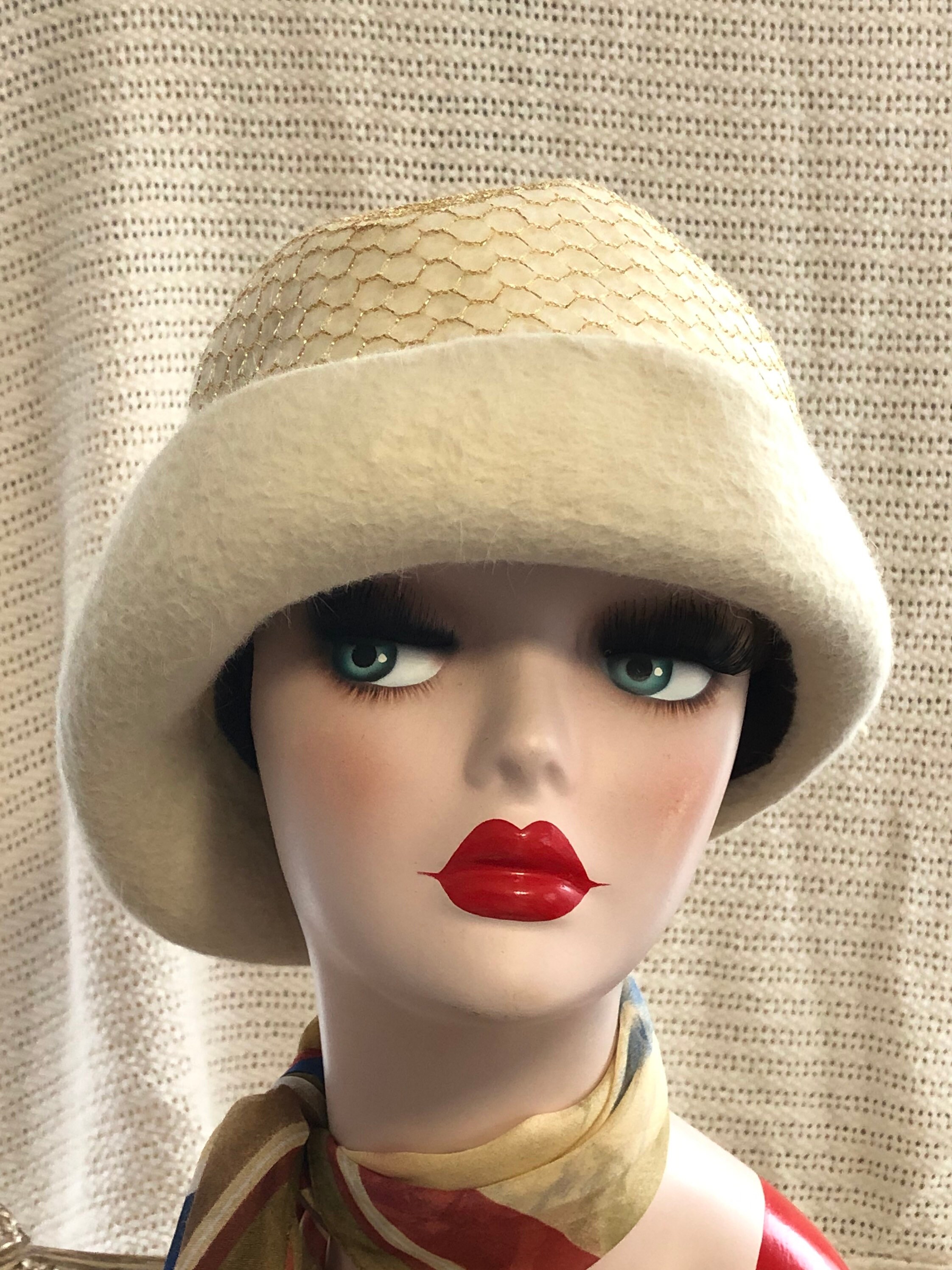 Vintage Ladies 1940s Angora Tan Cloche 