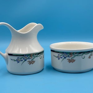 Royal Doulton ‘Juno’. 1988. Fine China. Sugar Bowl and Creamer Jug. Made in England. Dishwasher, Microwave, Freezer, and Oven Safe.