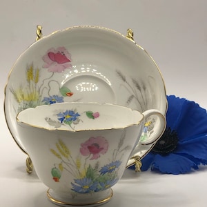 1945-1966 Shelley 20136 Fine Bone China Teacup & Saucer, Scalloped, Wildflowers