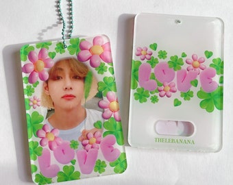 AMOR flor rosa e trevo verde kpop chaveiro acrílico porta-cartões, papelaria coreano, toploaders, polcos