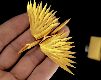 goldener Mini Origami Kranich mit Federn, handgefalteter Kranich mit Geschenkverpackung, Goldener Kranich zum Hinstellen oder Aufhängen