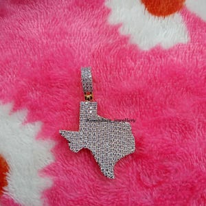 Colgante con forma de mapa de Texas para hombre, de moissanita real, con diamante redondo de 2,00 quilates chapado en oro amarillo de 14 k, probador de paso.