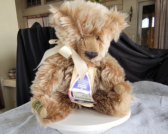 Osito de peluche vintage MerryThought de mohair, hecho a mano en Inglaterra. Etiquetas originales.