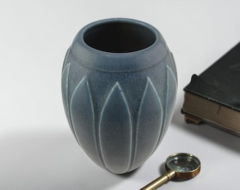 Vaso vintage Rookwood de 15 cm (6") azul marinho fosco
