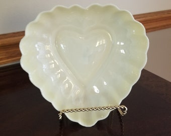 Vintage Belleek Heart Bowl Third Green Mark Simply Beautiful