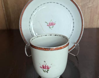 アンティーク中国輸出用磁器ティーカップとソーサー：手描き花模様