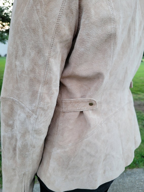 Vintage Suede Ladies Jacket Tan with Pockets - image 10