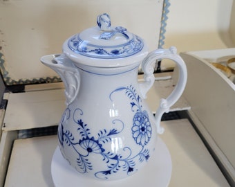 Vintage Meissen Blue Onion Blue Floral Transfer ware 10 1/2" Teapot, Coffee Pot, Excellent Condition!