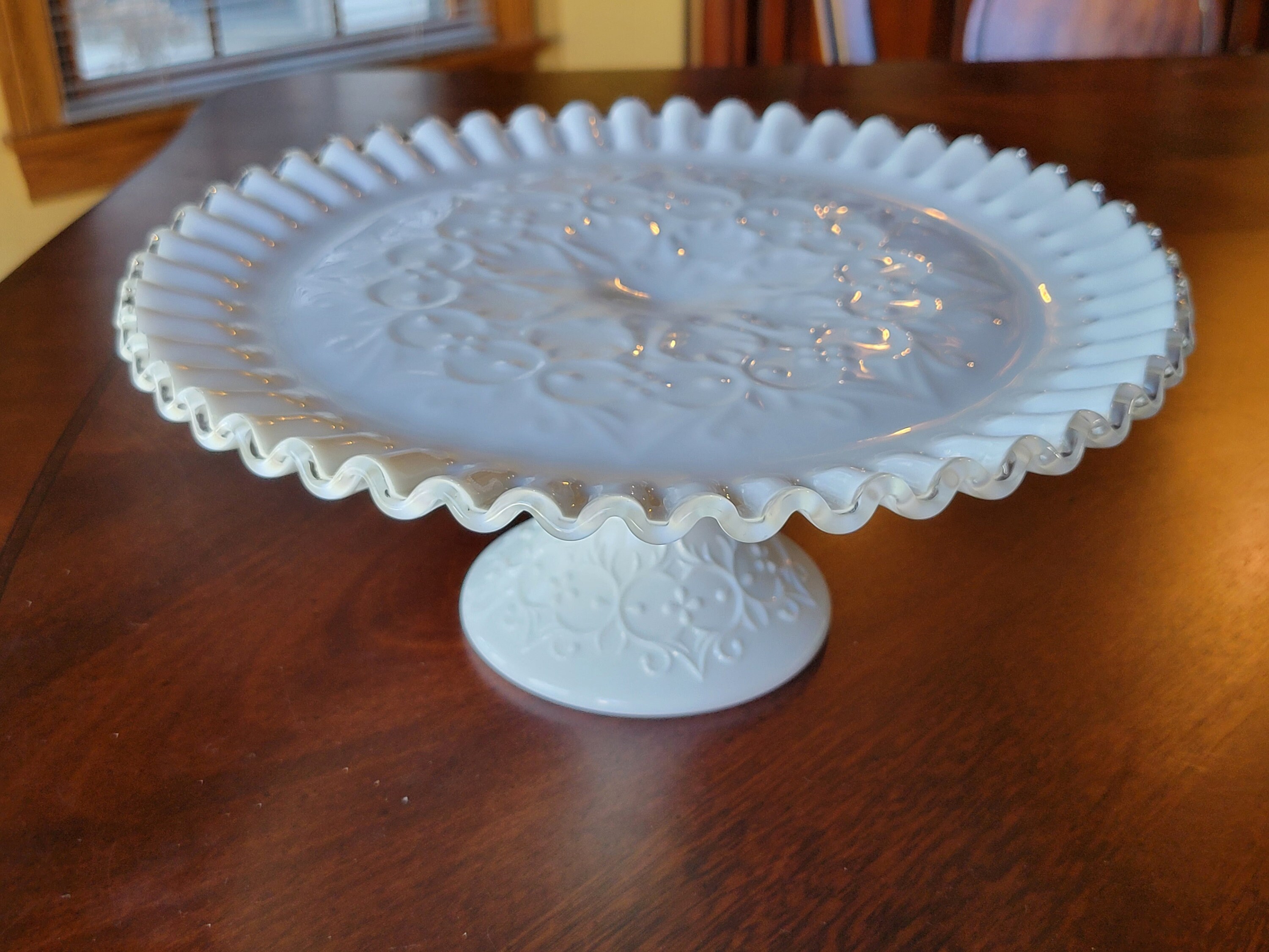 Vintage Fenton Silver Crest Spanish Lace Milk Glass Cake