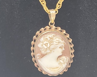 Elegant Art Nouveau Antique 10K Gold Cameo Pendant W/Gold Tone Chain