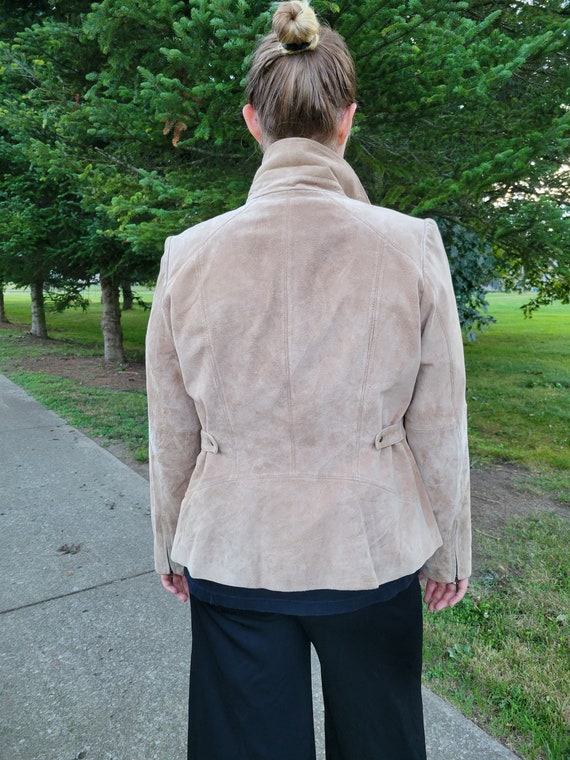 Vintage Suede Ladies Jacket Tan with Pockets - image 9