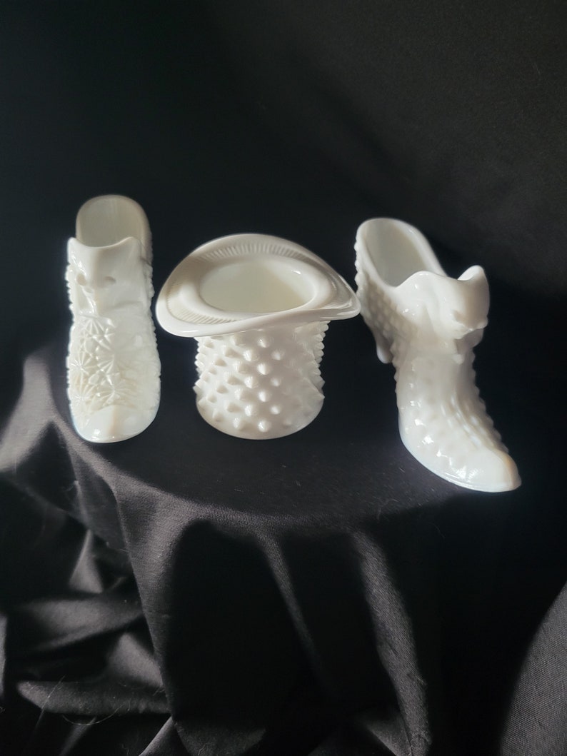 Vintage Fenton Milk Glass Cat Shoes and Hobnail Hat Toothpick Holder Your Choice Bild 1