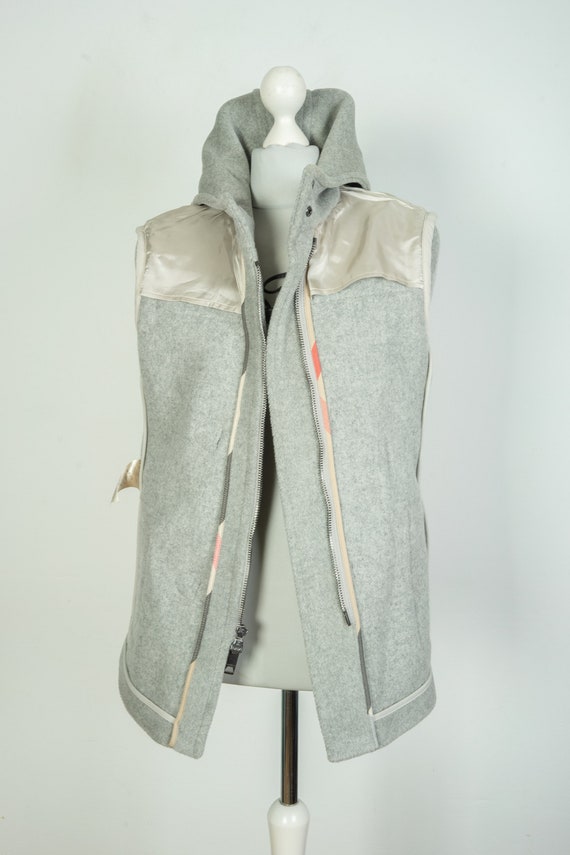 Ladies Burberry London Wool Gray Duffle Coat Size… - image 8