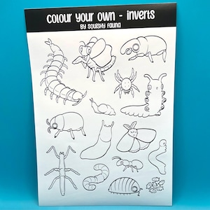 Könnte beinhalten: Eine Schwarzweiß-Malvorlage mit verschiedenen Wirbellosen, darunter ein Tausendfüßler, ein Käfer, eine Schnecke, ein Nachtfalter und eine Ameise. Die Seite trägt den Titel "Coloriere deine eigenen - Inverts" und "Von squishy fauna".