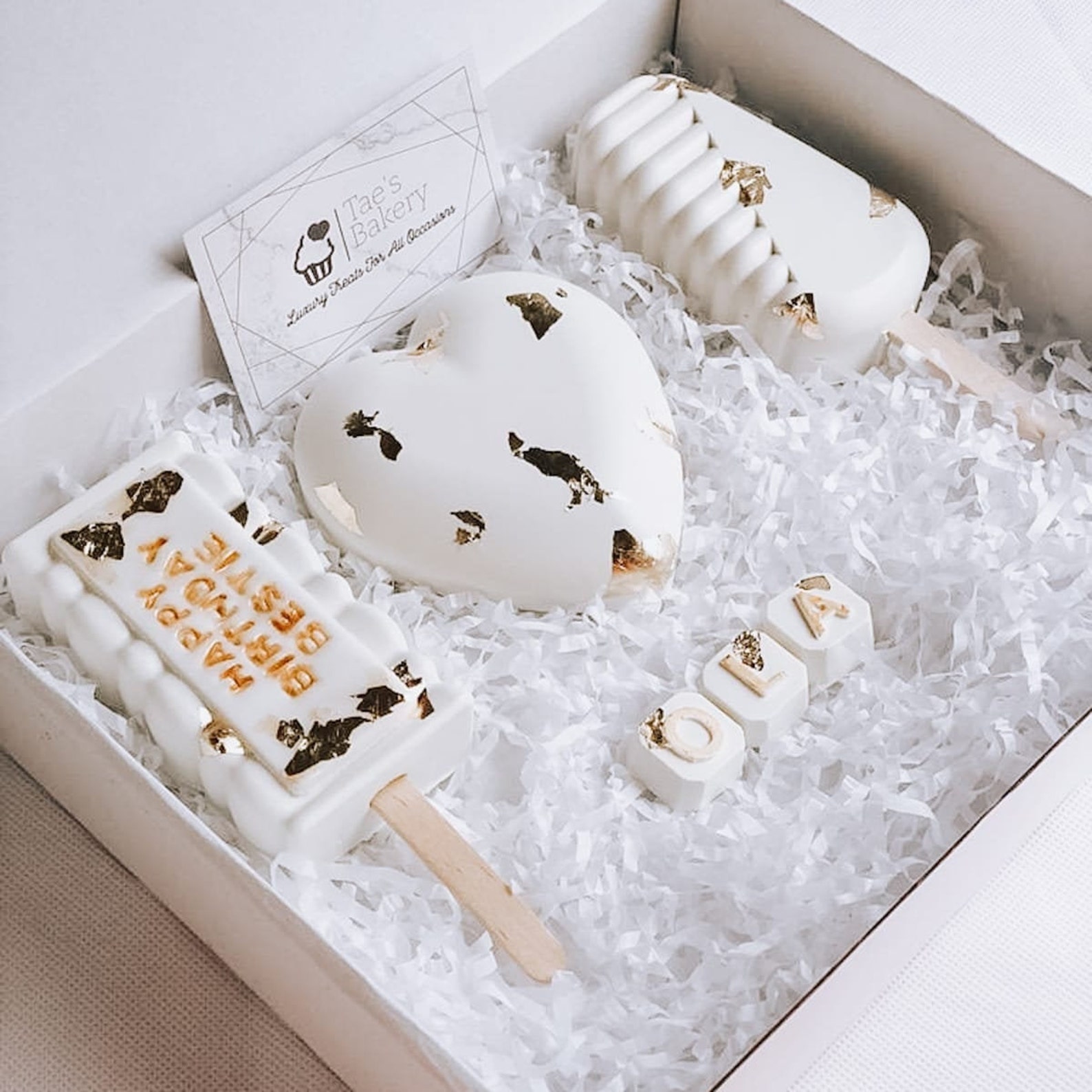 Large Cakesicles Treatbox Large Heart Large Cakesicles Etsy