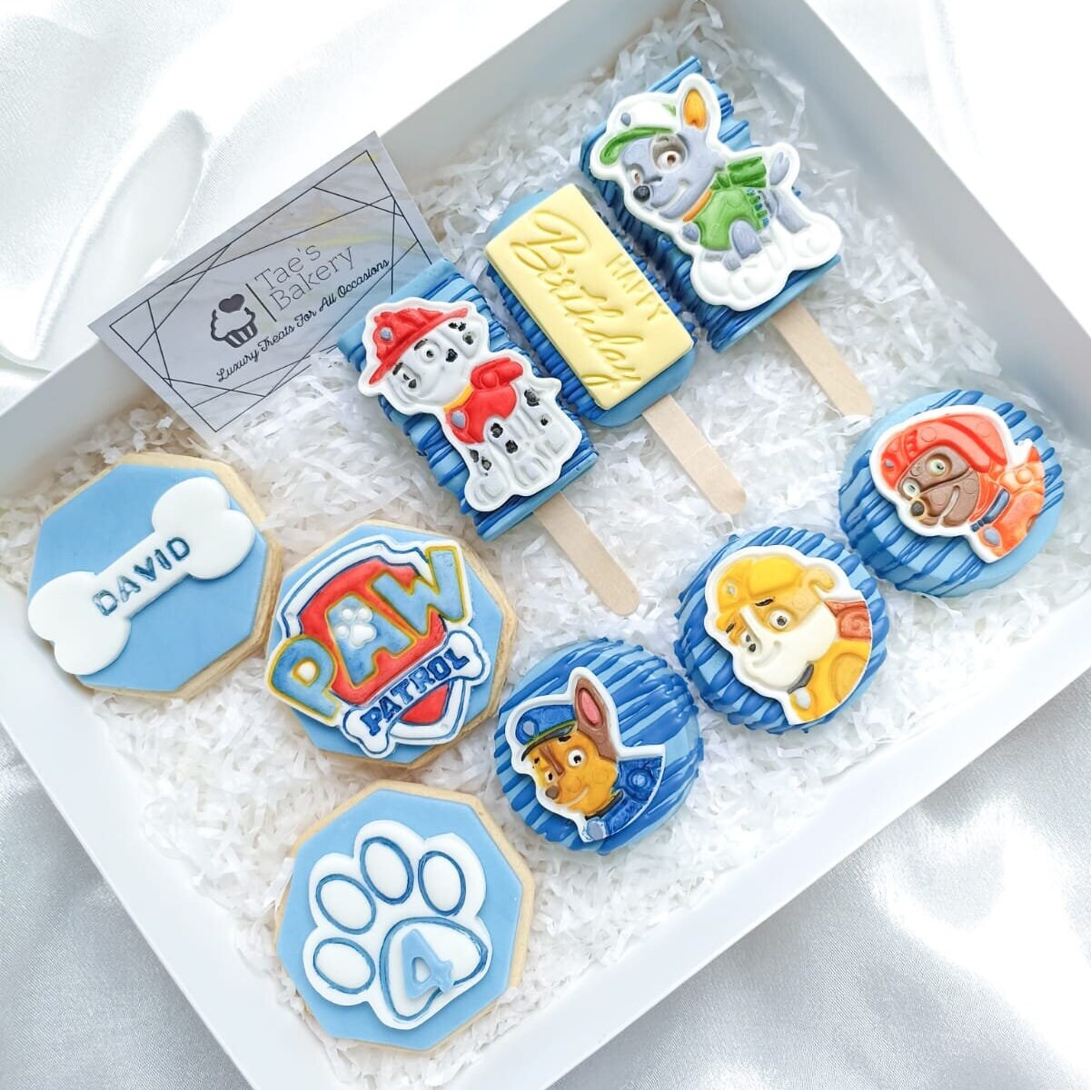 Different Cartoon Character Treatbox Mini Cakesicles - Etsy UK Different Cartoon Character Treatbox Mini Cakesicles - Etsy UK