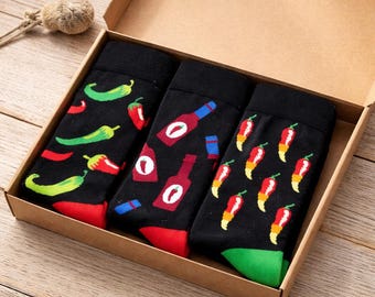 Chilli Pepper Socks Gift Set – Funny Spicy Socks for Men & Women – Novelty Food Socks – Letterbox Gift – Birthday Gift Idea – Size 6-11