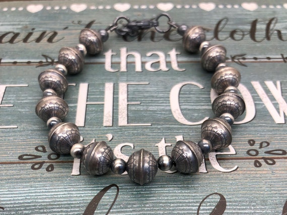 アクセサリー SILVER925 NAVAJO PEARL BRACELET Navajo Pearl Style Flower Stamped Seamed Sterling Silver Bracelet