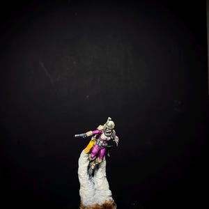 Anpassad kvinnlig Mandalorian Mini (med jetpack-alternativ) || 32 mm figur jetpack version