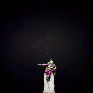 Anpassad kvinnlig Mandalorian Mini (med jetpack-alternativ) || 32 mm figur bild 8