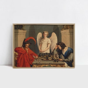 Könnte beinhalten: Ein Gemälde, das drei Figuren beim Schachspielen zeigt. Ein Mann in roten Roben sitzt links, ein Mann in blauen Roben sitzt rechts und ein Engel mit Flügeln steht in der Mitte. Das Schachbrett befindet sich in der Mitte des Gemäldes.