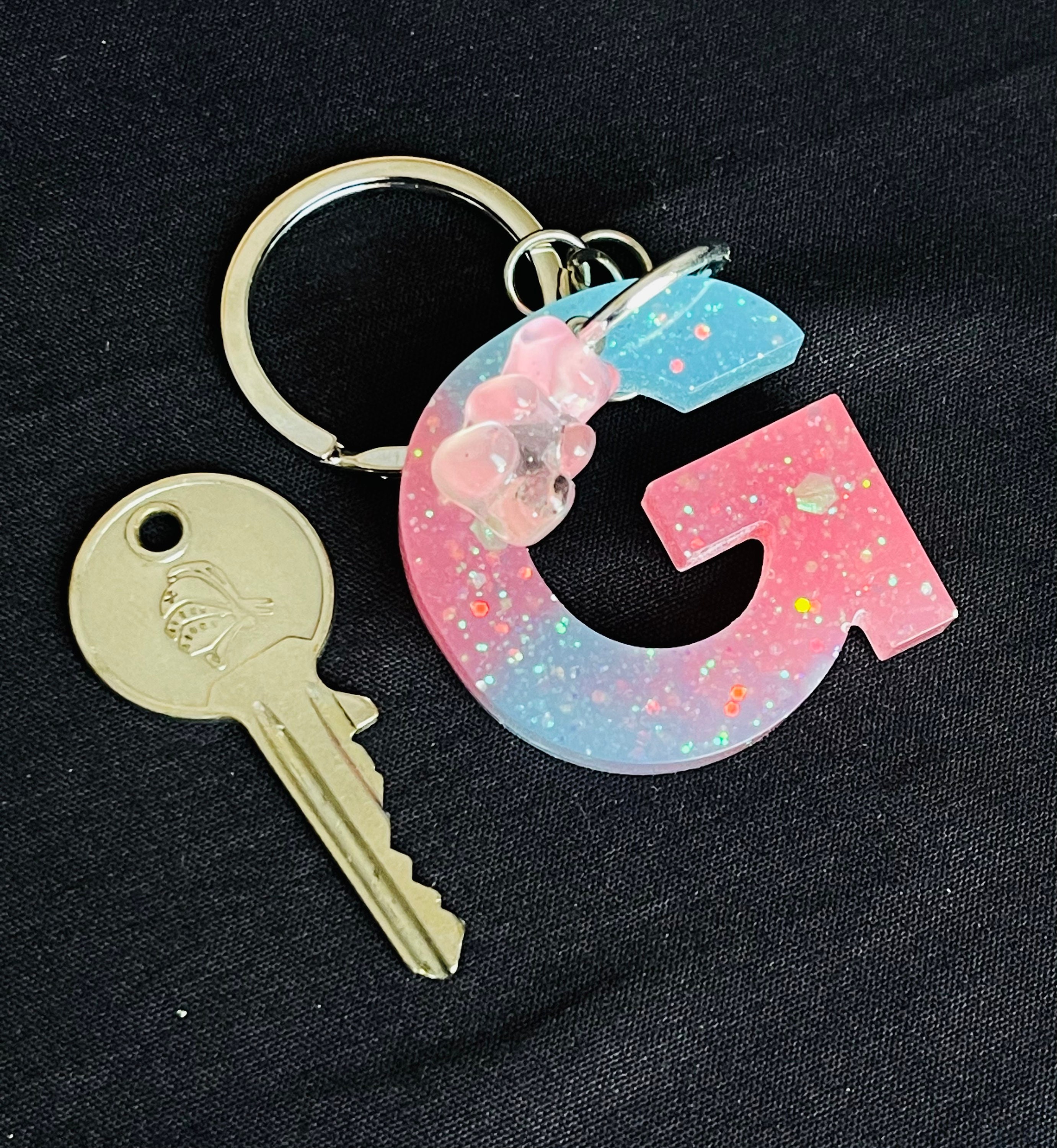 Resin art letter G keychain. Cute keychain. Initial keychain. Etsy