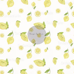 Könnte beinhalten: Ein nahtloses Muster mit Aquarell-Illustrationen von Zitronen mit lächelnden Gesichtern. Die Zitronen sind gelb mit grünen Blättern und in einem sich wiederholenden Muster auf weißem Hintergrund angeordnet. Der Text "Design by Shine" erscheint in der Mitte des Musters.