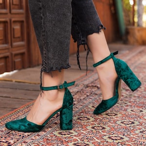 Emerald green velvet thick-heeled personalized wedding shoes