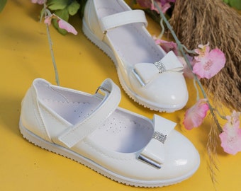 White Smokin Bowtie Sparkly Stone-Detailed Girls' Show Shoes - Children's Holiday Footwear