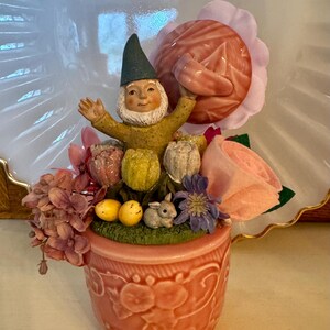 Easter  Spring Gnome  Vingette/  decoration/ assemblage