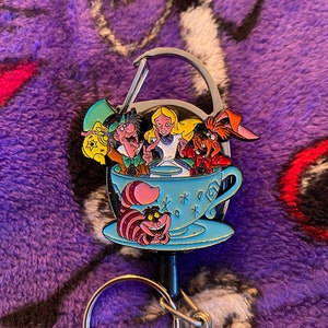 Odznaka zwijana Disney Alicja w Krainie Czarów