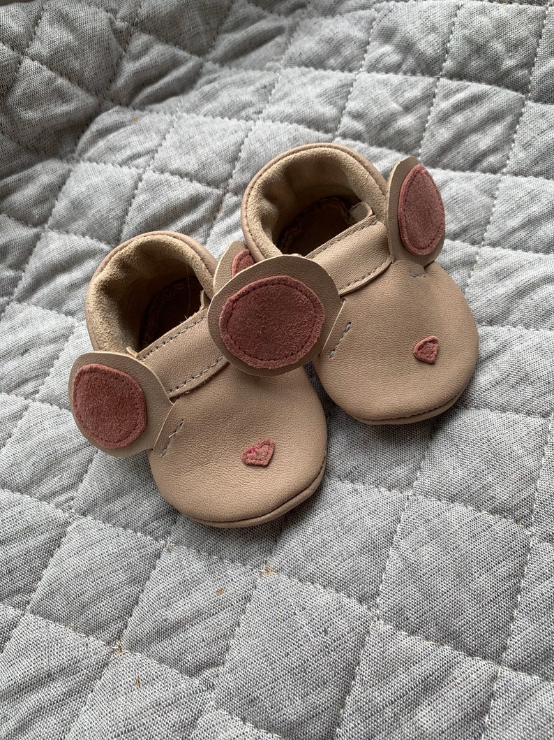 Baby  moccasins, soft sole shoes, new parents gift, mouse, new b