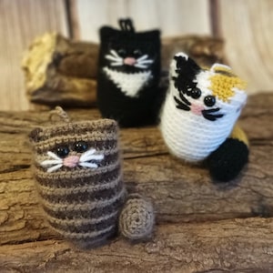 Crochet Cat, Handmade Gift for Cat Lovers, Cat Keyring or Decoration, Pretty kitty cat soft toy, keyring, keychain