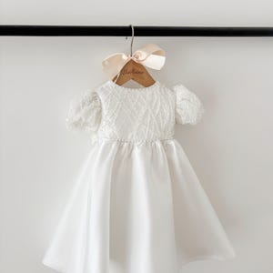 Kortärmad pärlspets Mikado dopklänning dopklänning dopklänning dopklänning babyklänning brudeflicksklänning nattvardsklänning bild 3